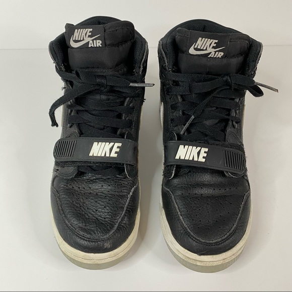 Nike Kids Boys 5Y Nike Air Jordan’s Black White Cement Gray - Picture 2 of 14